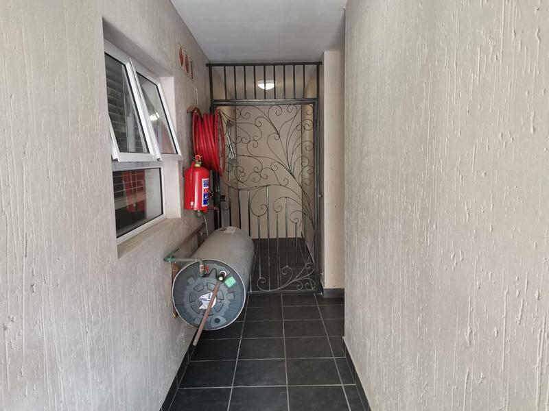 To Let 2 Bedroom Property for Rent in Island View Western Cape